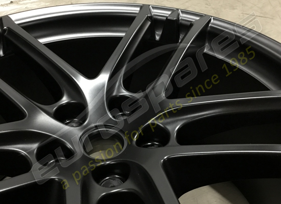 new maserati 20 wheel set (graphite). part number 980156077b (2)