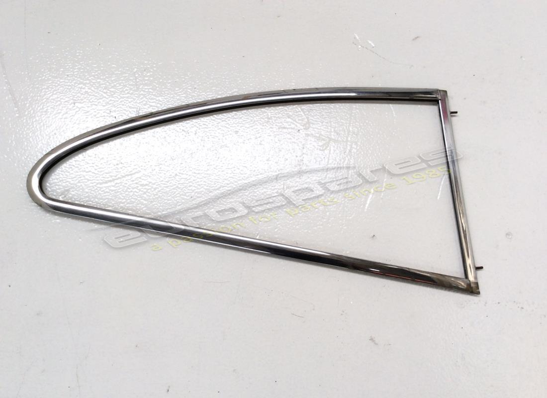 used ferrari rh rear side window moulding. part number 2424233408 (1)