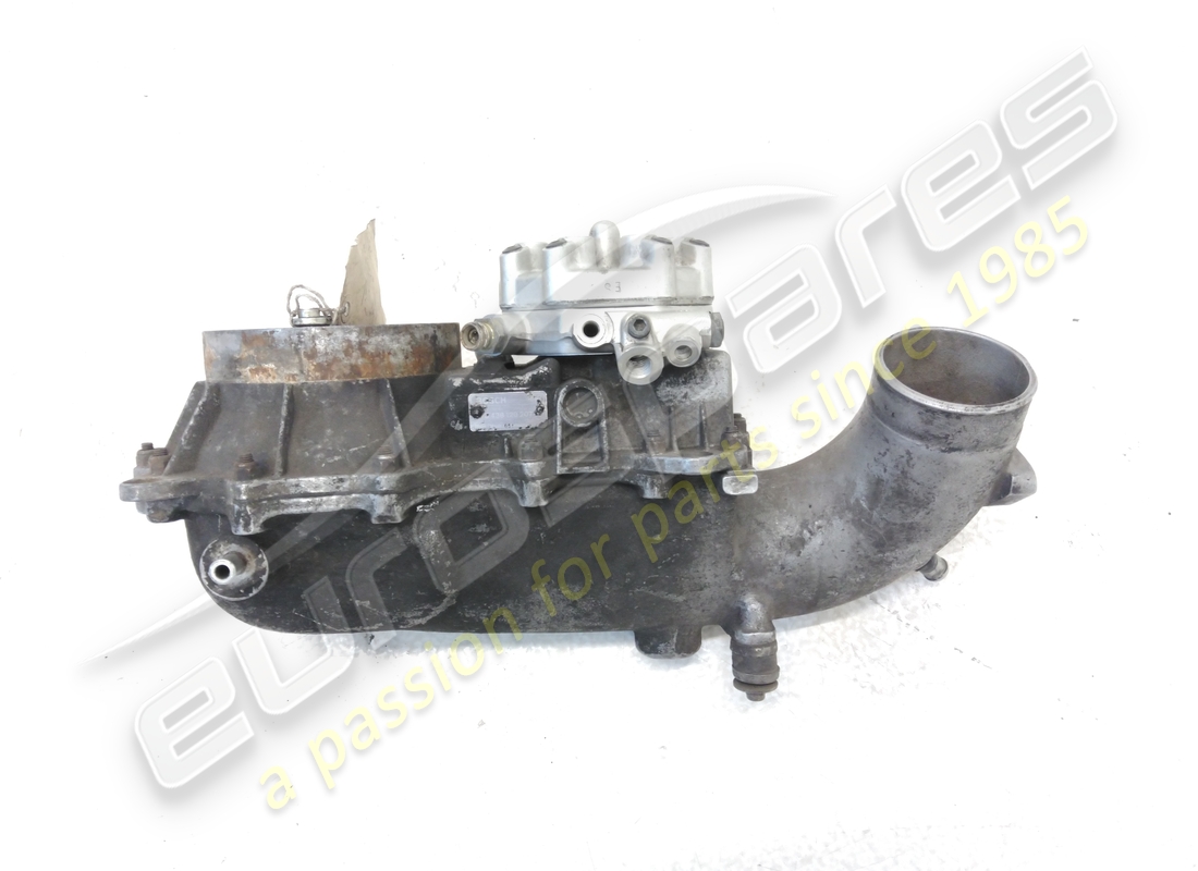 used ferrari 3.2mon fuel distributor/support assembly (see notes). part number 121745 (2)
