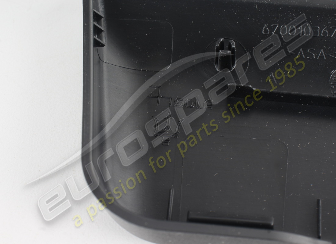 new maserati acess moulding. part number 670013465 (3)