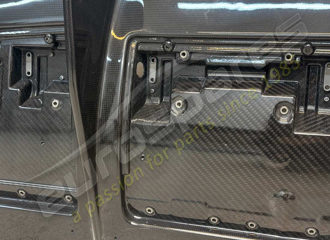 new ferrari carbon diffuser. part number 85916400 (2)