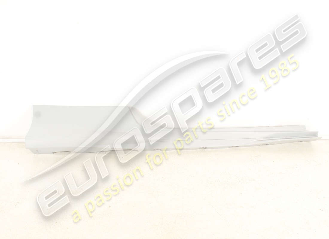 NEW Ferrari COMPLETE RH UNDERDOOR TRIM . PART NUMBER 985861771 (1)