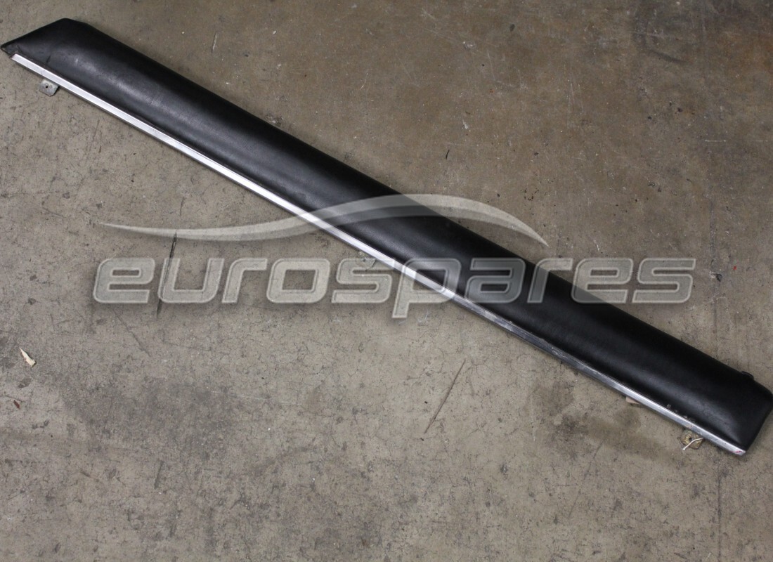 used ferrari rh upper inside door trim. part number 2513089800 (1)