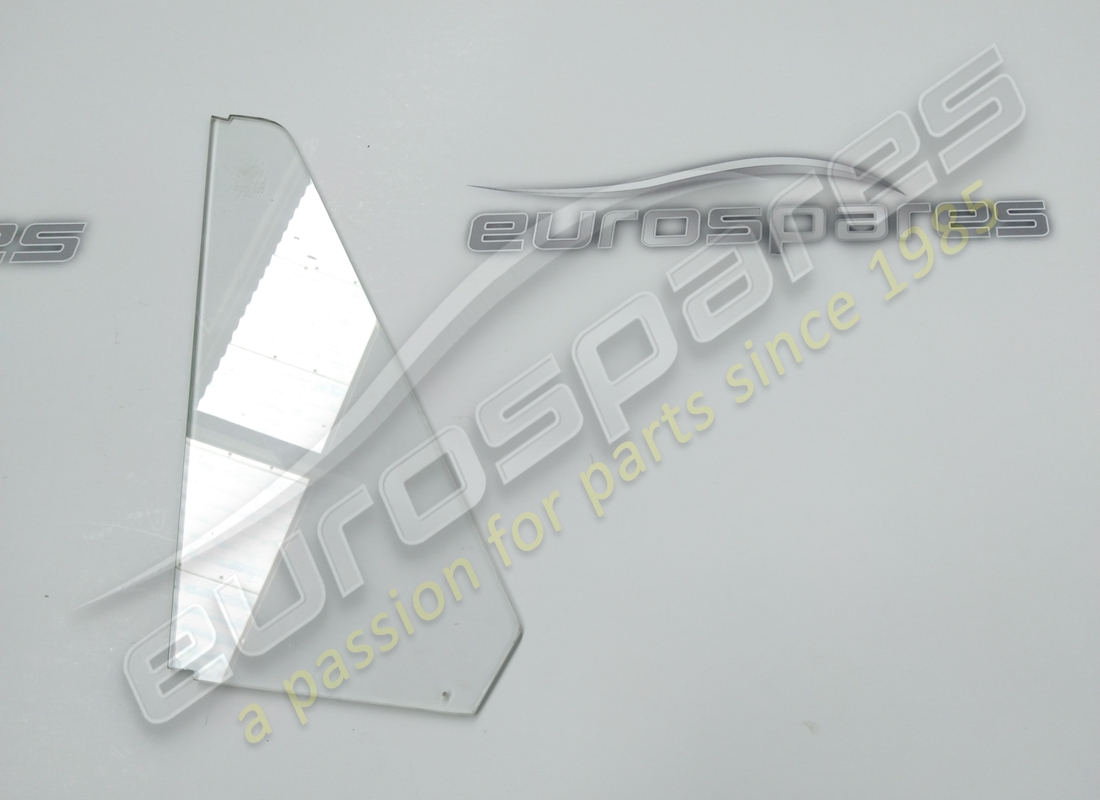 new ferrari quarter glass. part number 1353052800 (1)
