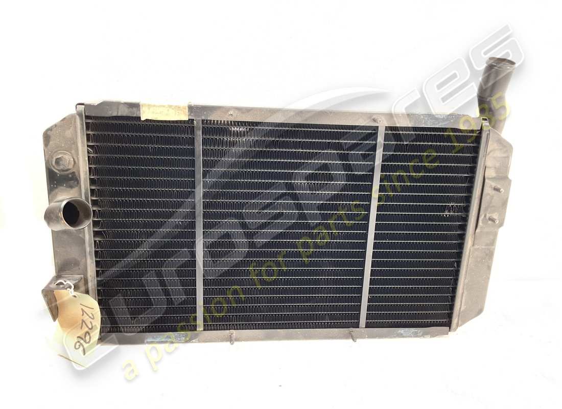 new ferrari rh radiator. part number 122967 (1)