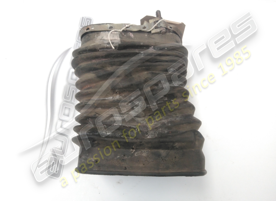 damaged ferrari air duct sleeve. part number 61491400 (3)