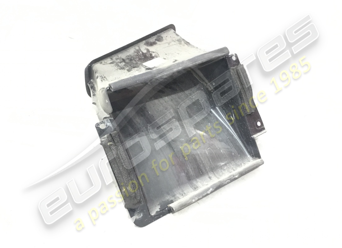 damaged lamborghini air duct,rear rear diffus.oil. part number 470825325b (1)