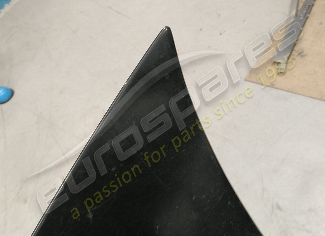 damaged ferrari boot lid complete. part number 65377100 (3)