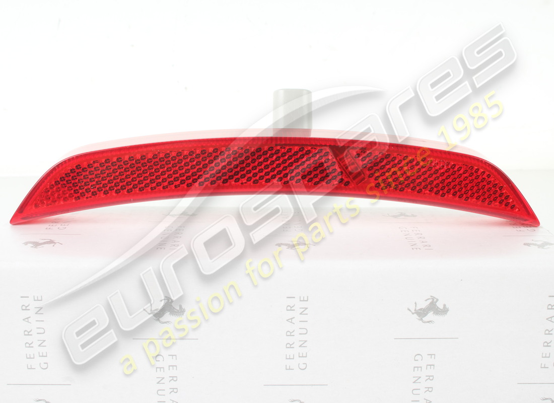 new ferrari rh rear side marker. part number 87329800 (1)