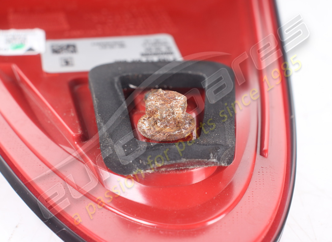 USED FERRARI RH TAIL LIGHT , MOBILE PART. PART NUMBER 293289 (8) used ferrari rh tail light , mobile part. part number 293289 (8)