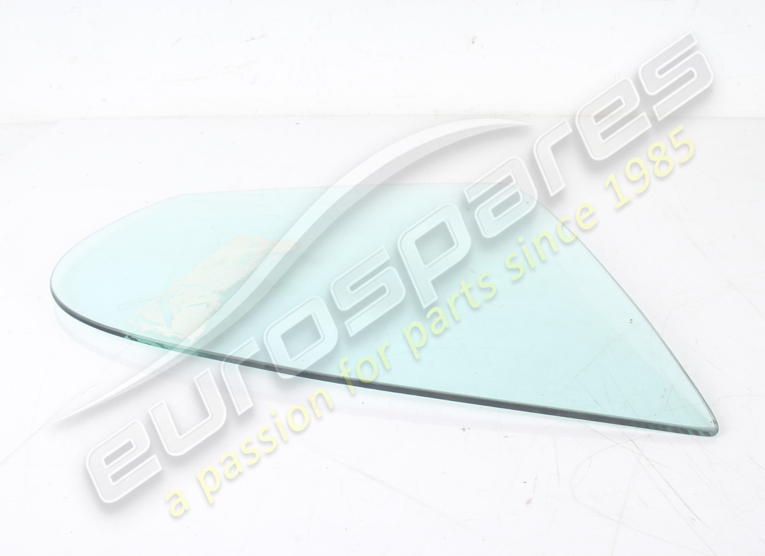 NEW FERRARI RH REAR QUARTER LIGHT ASSEMBLY. PART NUMBER 50015502 (2) new ferrari rh rear quarter light assembly. part number 50015502 (2)