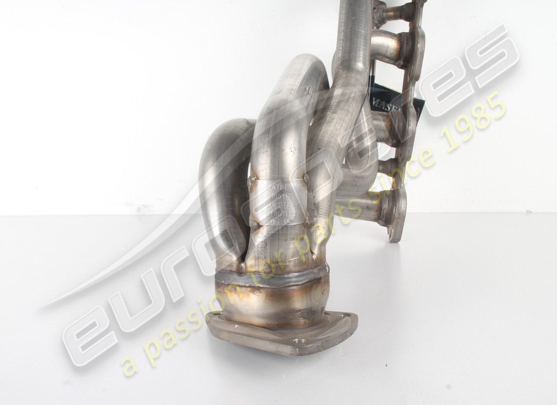 new maserati complete rh exhaust manifold. part number 195117 (4)