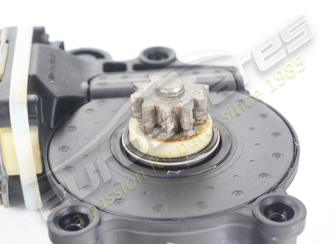used ferrari lh window motor. part number 63211900 (6)