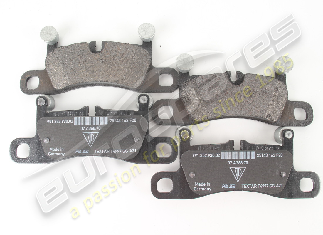 new porsche 1 set of brake pads for disc. part number 99135293902 (1)