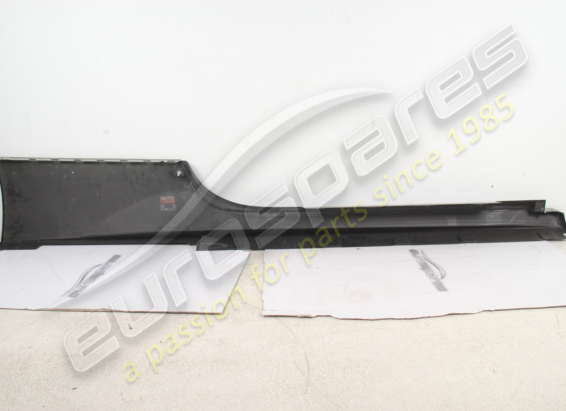 new ferrari lh underdoor trim. part number 83261500 (4)