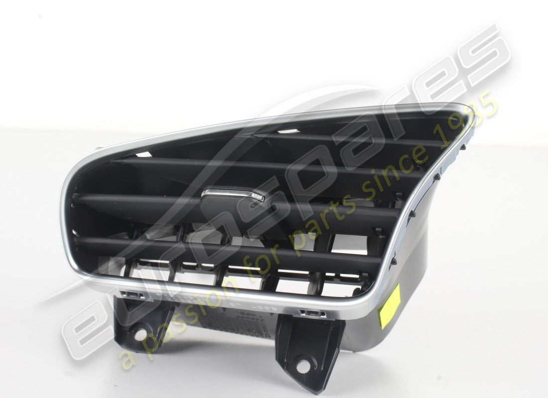 new ferrari lower central air vent. part number 81496900 (1)