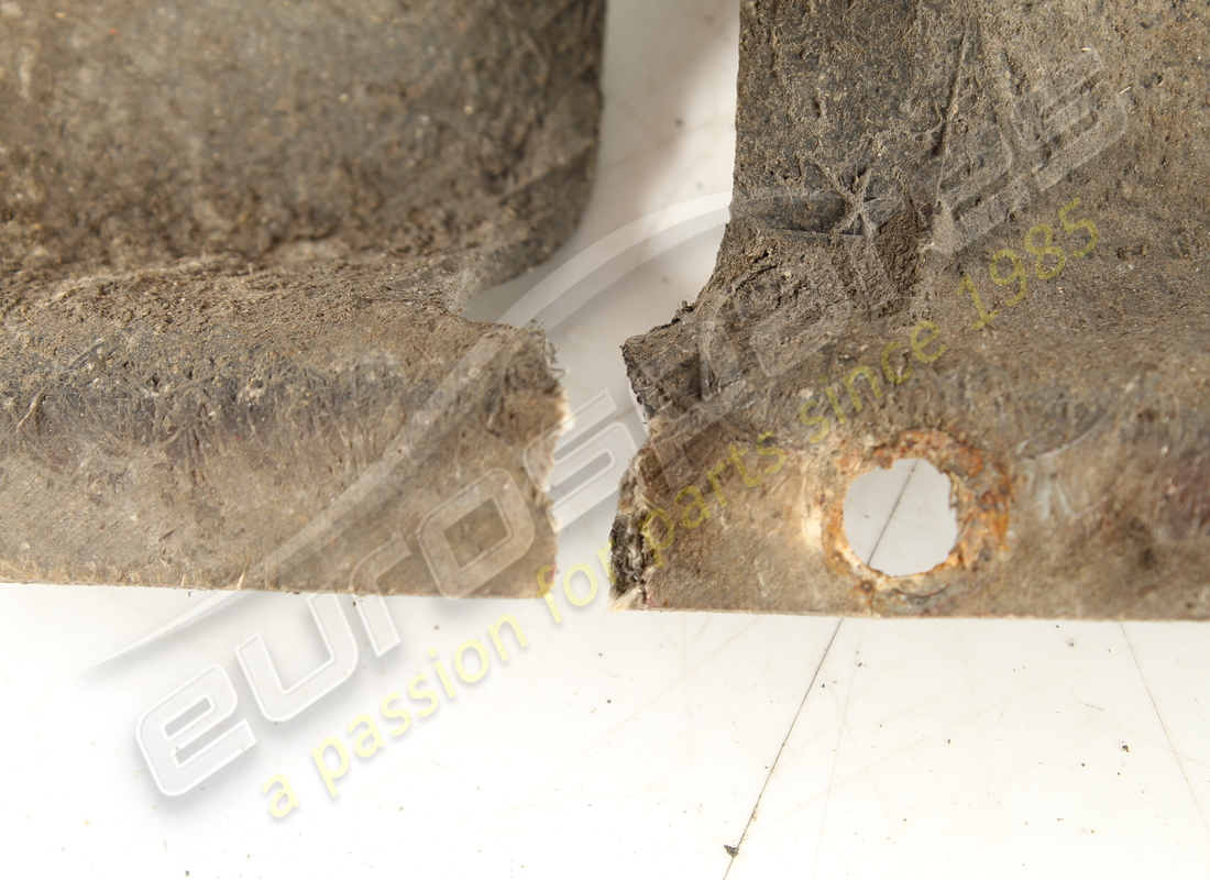 used ferrari rh rear front wheel arch section. part number 61481800 (4)