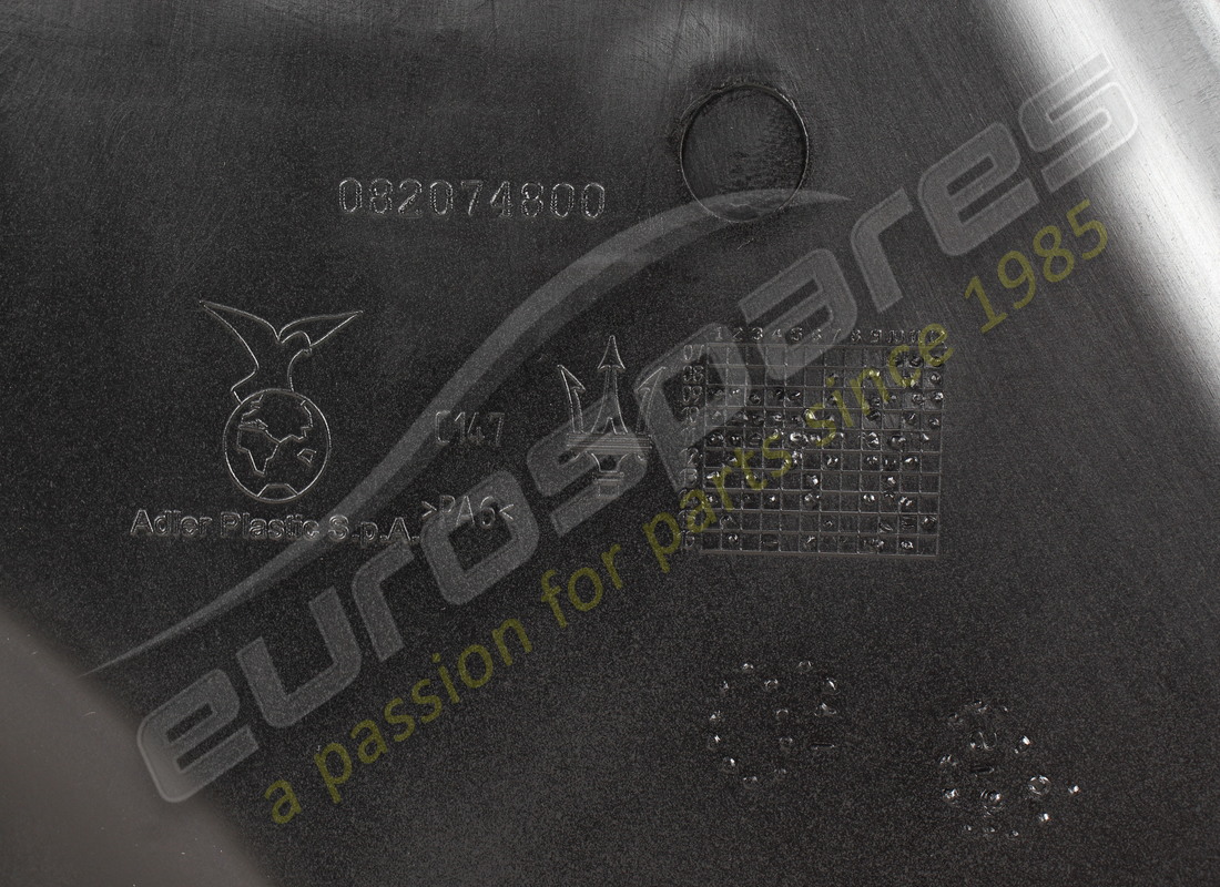 new maserati central cover. part number 82074800 (3)