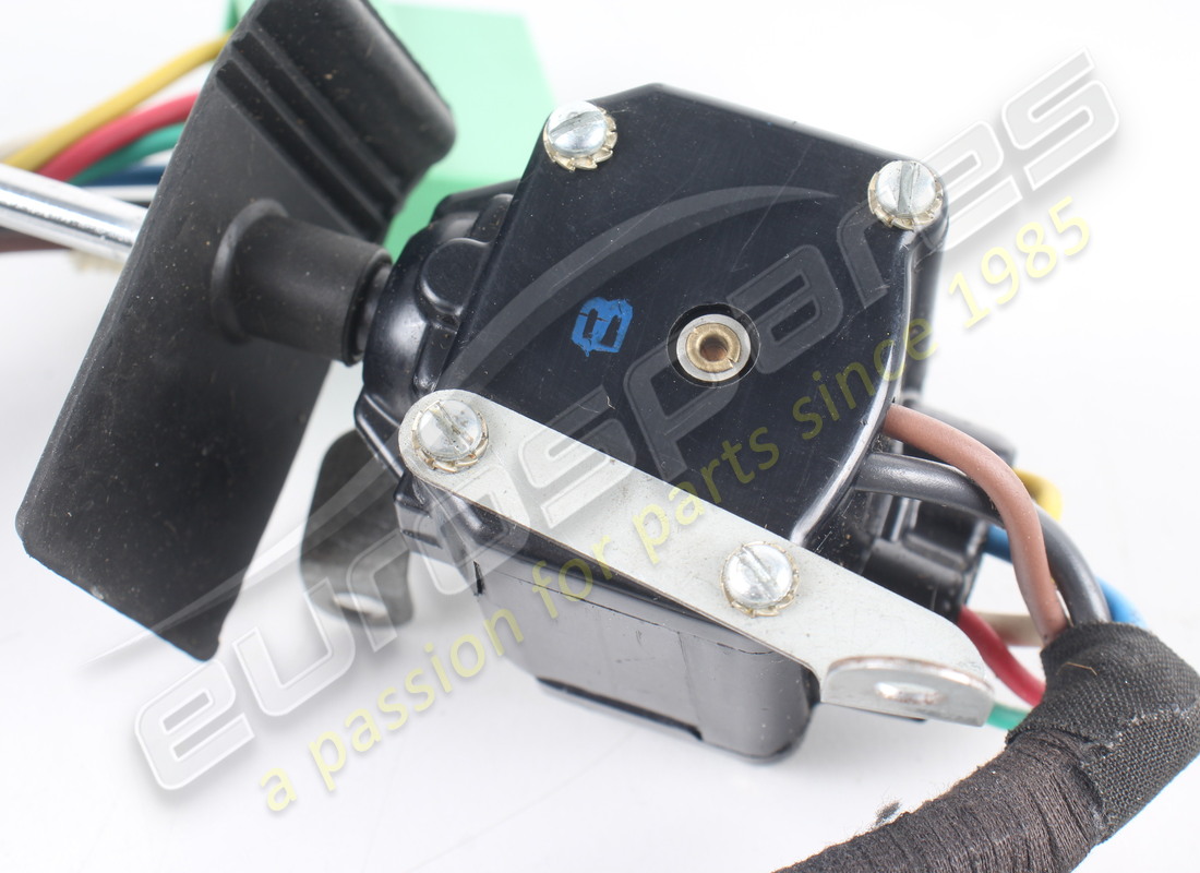 new maserati indicator/light stalk. part number 122bl79651 (3)