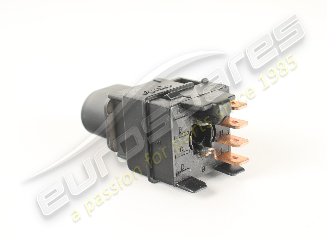 new maserati fuel tank door opening butto. part number 373330125 (2)