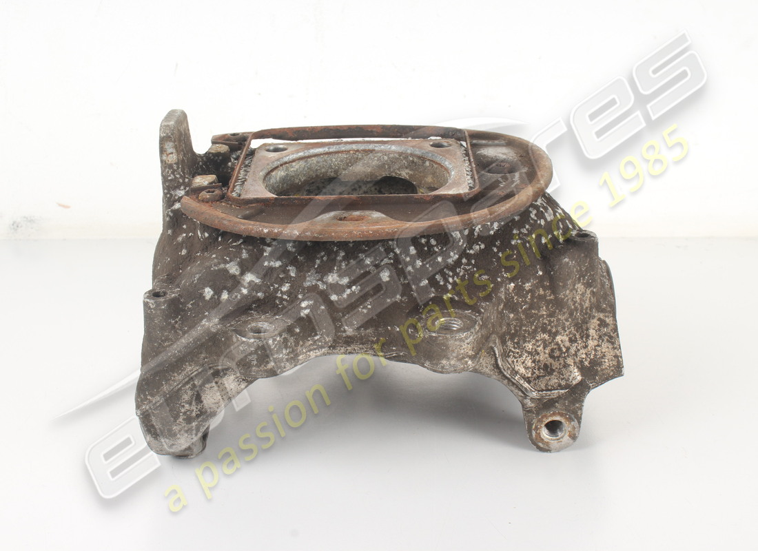 used maserati complete lh rear hub holde. part number 216251 (5)