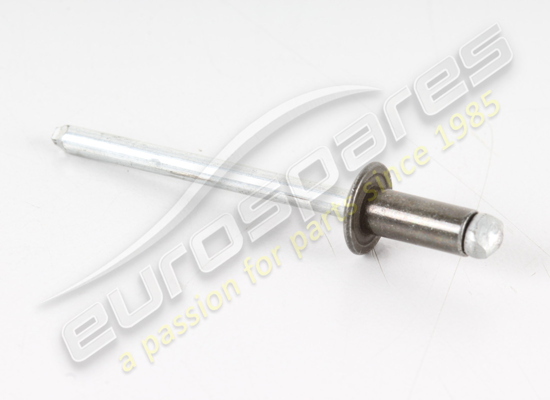 new maserati rivet. part number 14642893 (1)