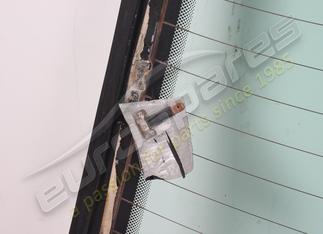 used maserati rear window glass. part number 377780077 (5)