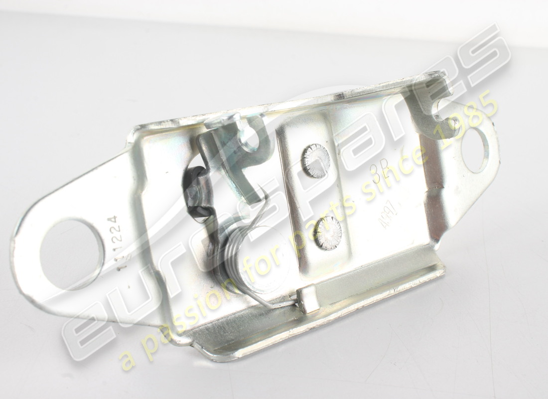 new maserati boot catch. part number 80052800 (2)