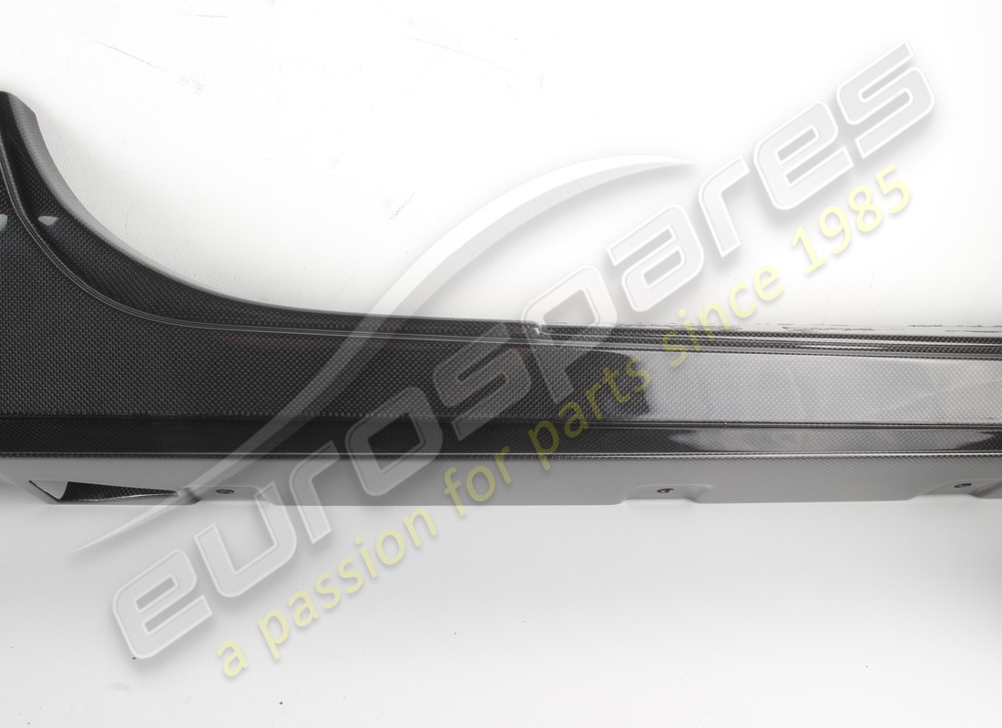used ferrari rh underdoor trim. part number 83261200 (3)