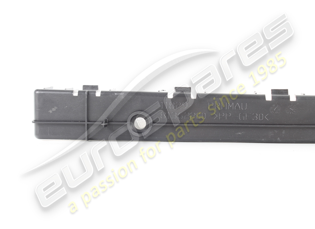 new ferrari lh underdoor trim fastener b. part number 81362200 (2)