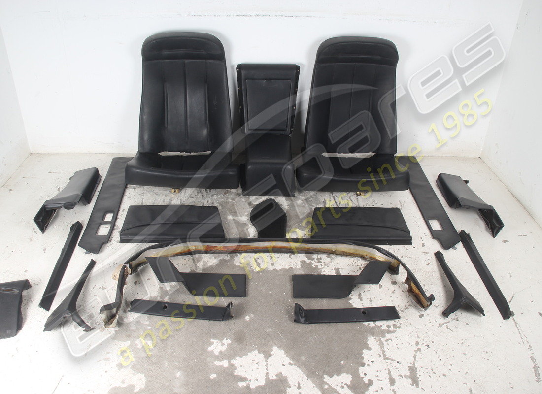 used ferrari lhd complete interior. part number monint001 (2)