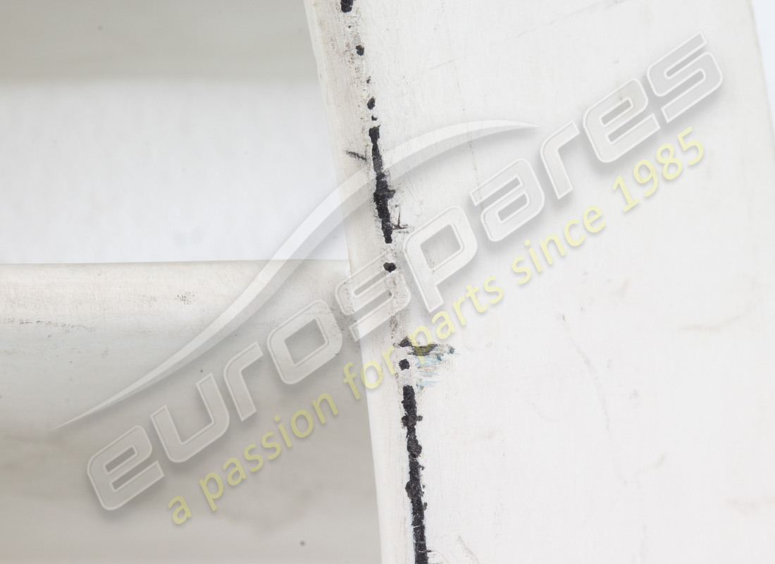 NEW (OTHER) FERRARI RH REAR WING GRILLE. PART NUMBER 62529610 (5) new (other) ferrari rh rear wing grille. part number 62529610 (5)