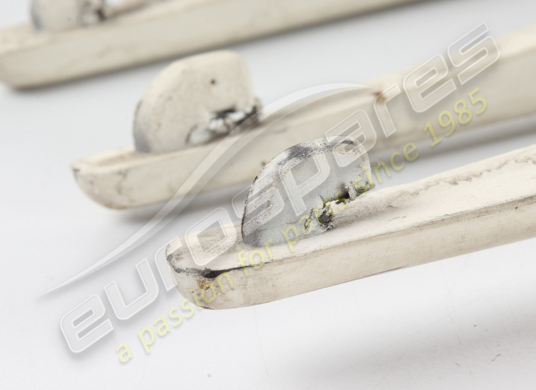 NEW (OTHER) FERRARI RH REAR WING GRILLE. PART NUMBER 62529610 (4) new (other) ferrari rh rear wing grille. part number 62529610 (4)