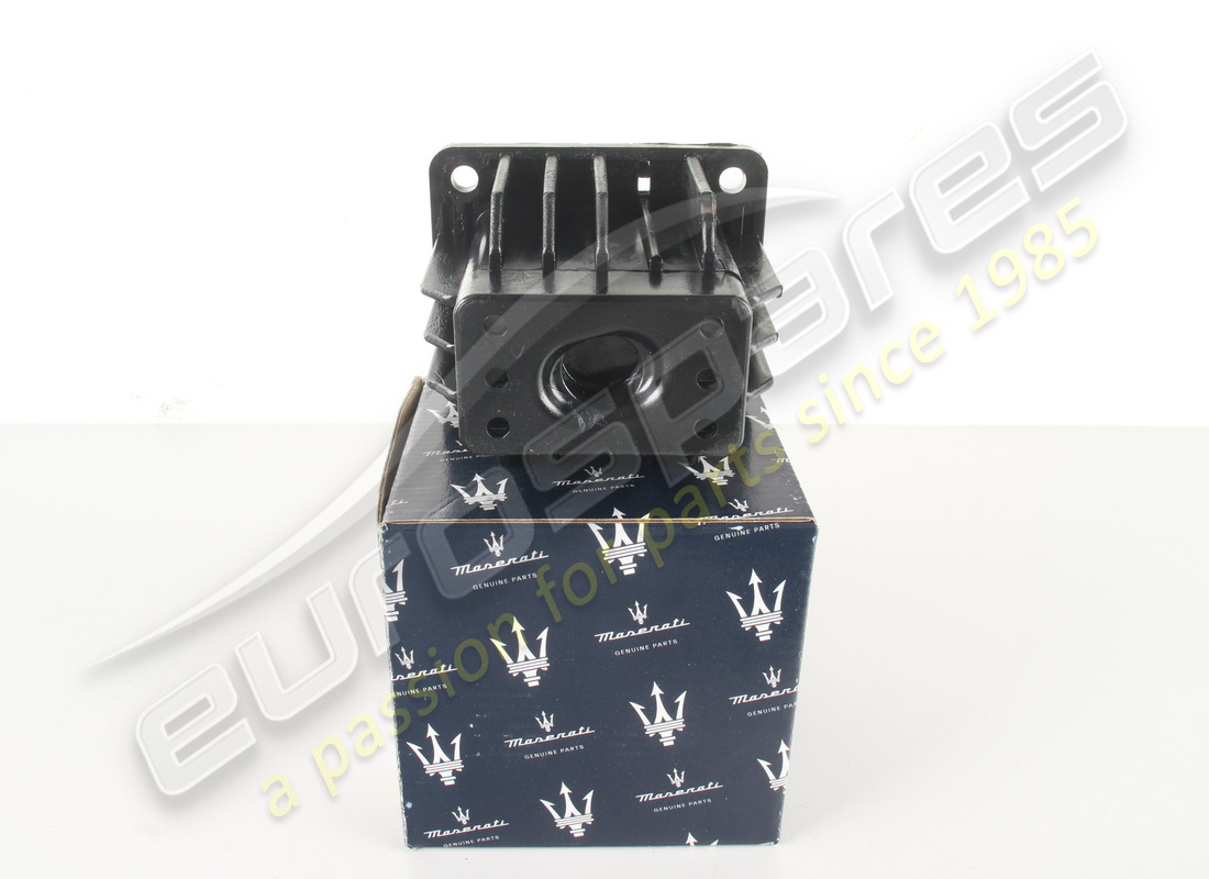 new maserati vehicle lifting front suppor. part number 670034356 (4)