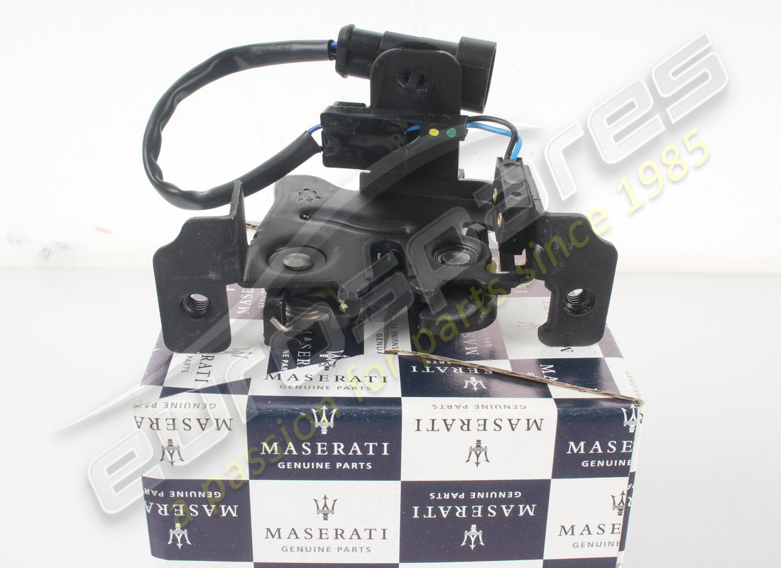 new maserati bonnet lock. part number 670152938 (4)