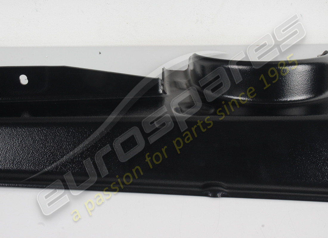 new lamborghini cover engine bay. part number 07l103723e (5)