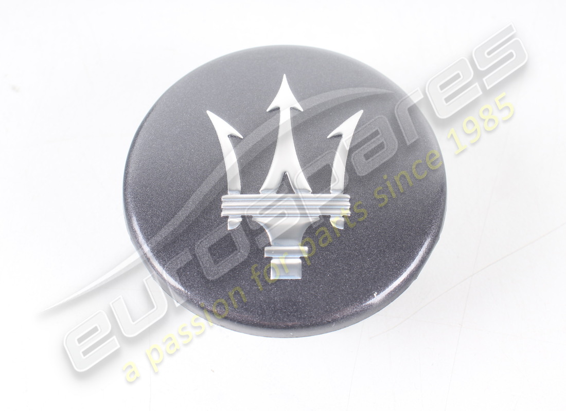 new maserati wheel badge. part number 82330910 (2)