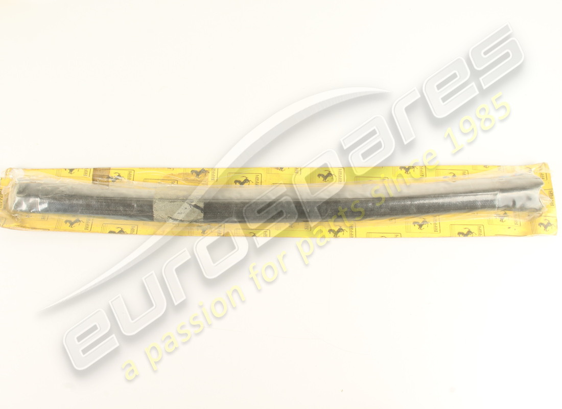 new ferrari lh lateral gasket. part number 63506400 (1)