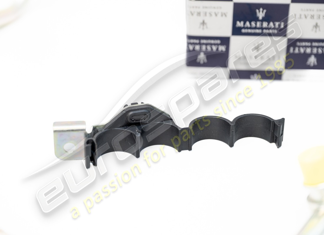 NEW MASERATI GEARBOX OIL EXCHANGER AND PIPES KIT. PART NUMBER 673004769 (5) new maserati gearbox oil exchanger and pipes kit. part number 673004769 (5)