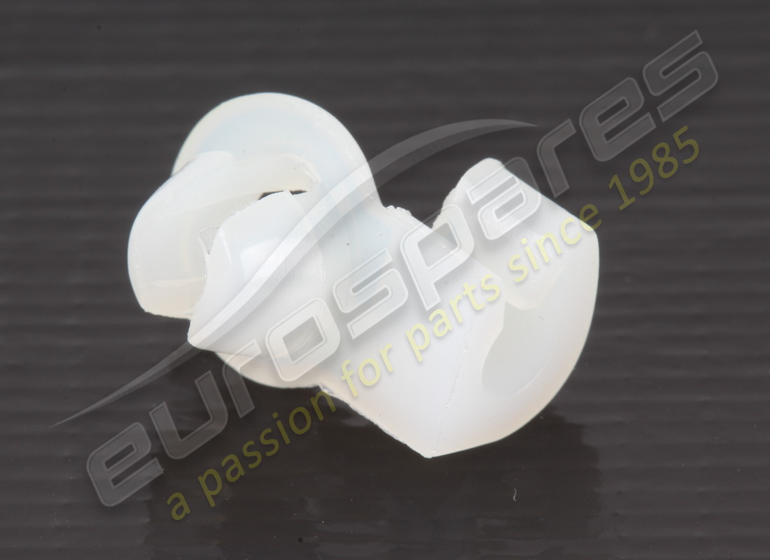 new ferrari clip. part number 14578180 (1)
