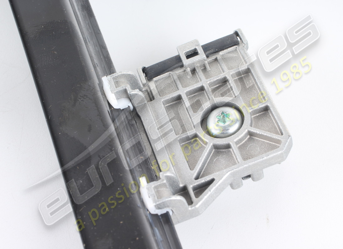 NEW FERRARI FRONT LH DOOR POWER WINDOW U. PART NUMBER 81487200 (5) new ferrari front lh door power window u. part number 81487200 (5)