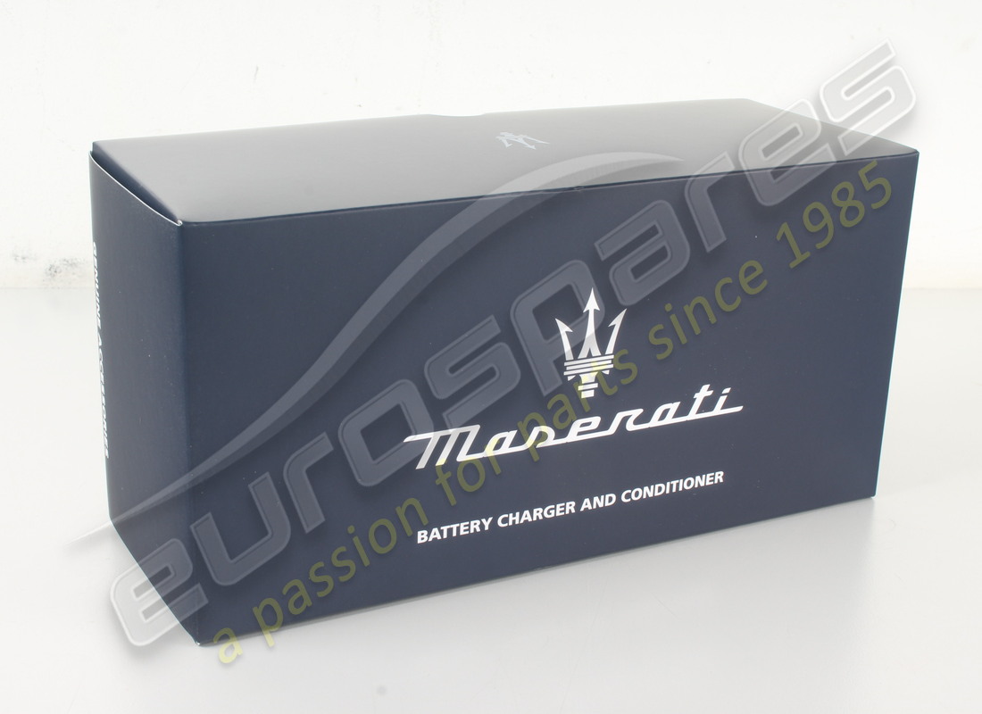 new maserati charger manteiner eu new logo. part number 940001313 (9)