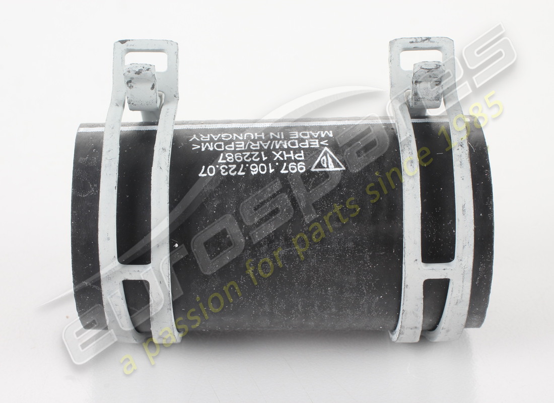 new porsche water hose. part number 99710672307 (2)