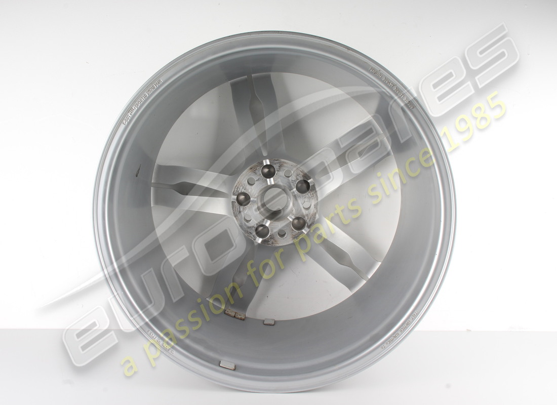 used ferrari rear wheel. part number 328871 (2)