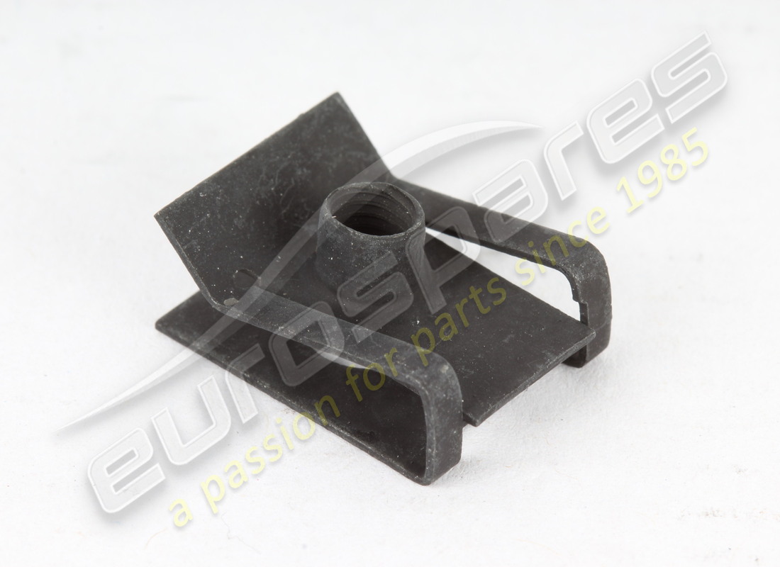 new maserati bracket. part number 67278700 (1)