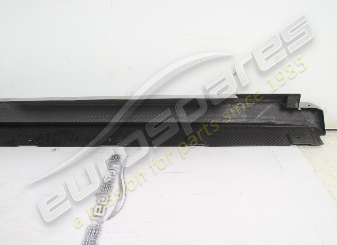 new ferrari lh underdoor trim. part number 83261500 (6)