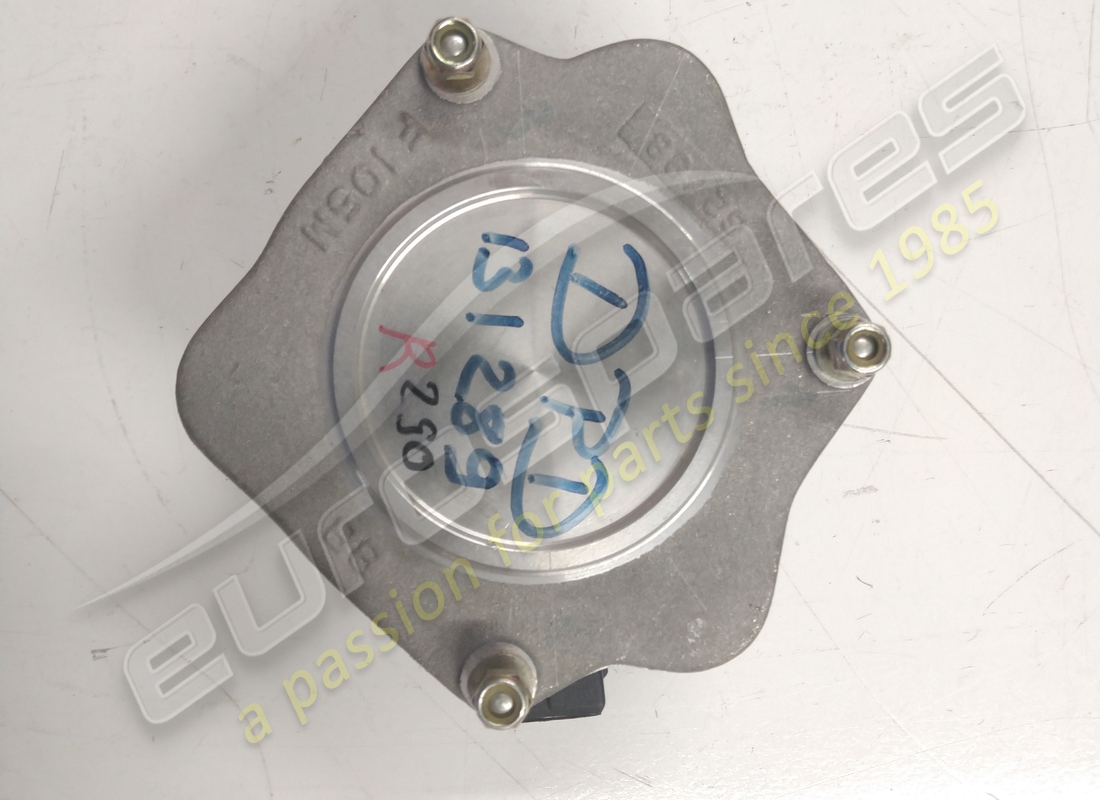 new ferrari lh distributor housing. part number 131289 (2)