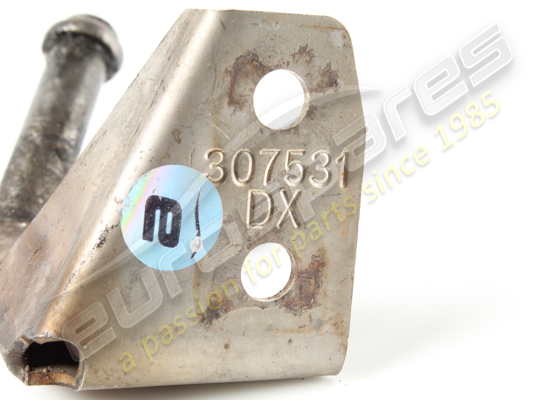 used ferrari removable bracket on rh rear. part number 307531 (3)