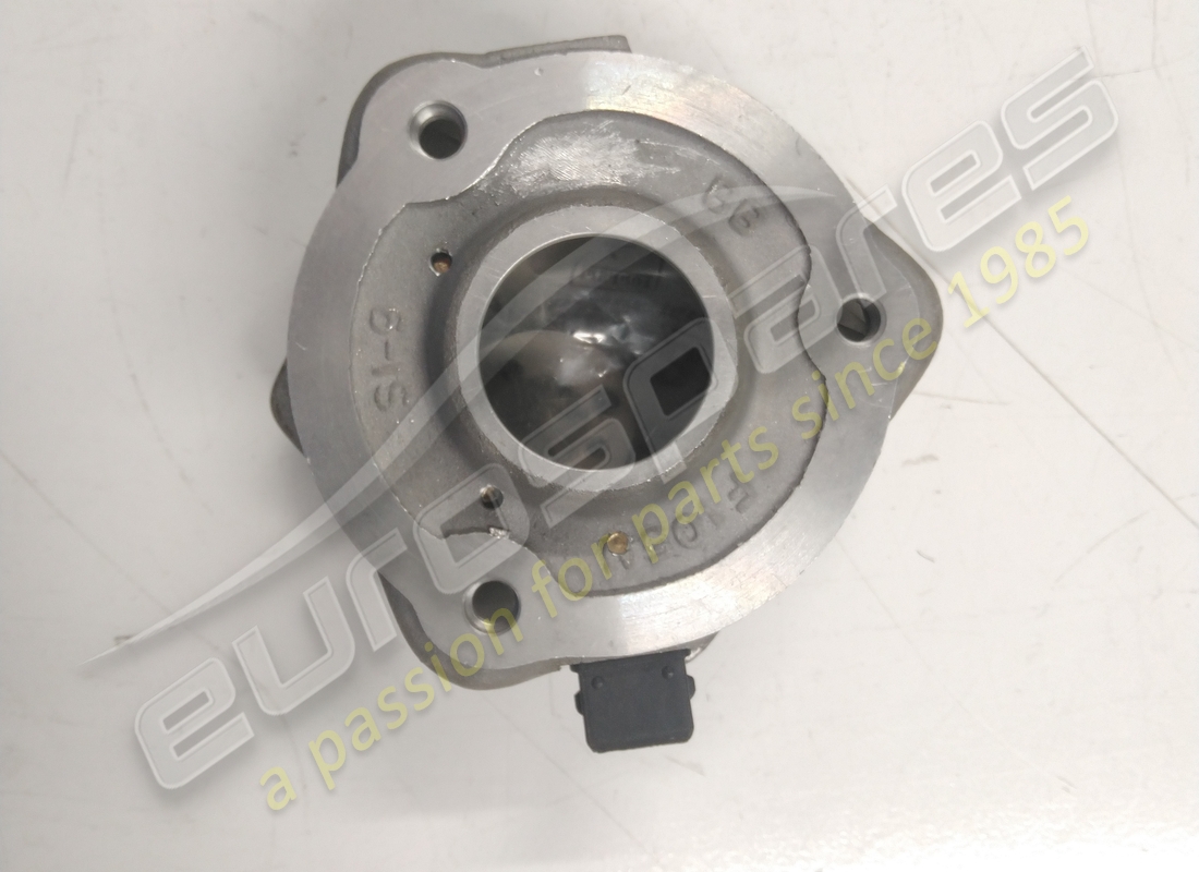 new ferrari lh distributor housing. part number 131289 (3)