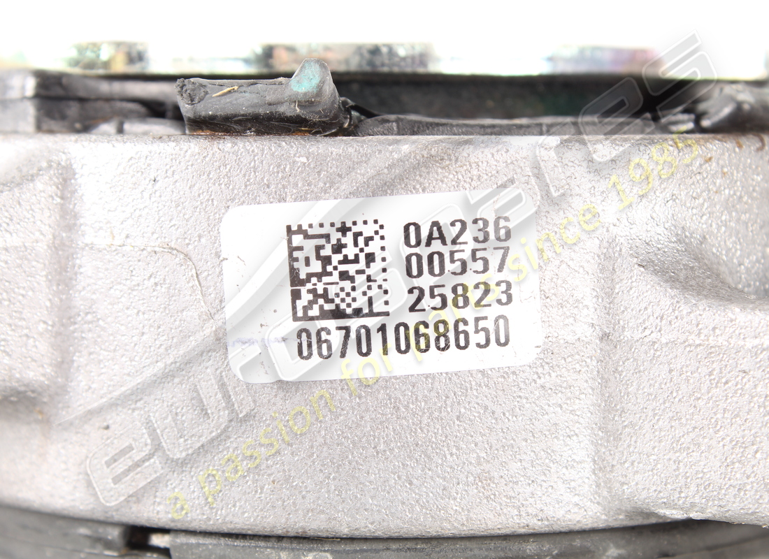 new maserati gearbox mount. part number 670106865 (5)